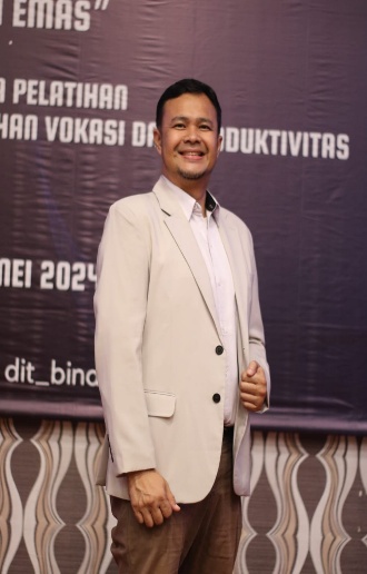 Prof. Ir. Jeffry Yuliyanto Waisapi, S.H., S.T., S.Th., M.M., M.Eng., M.H., Ph.D., D.BA